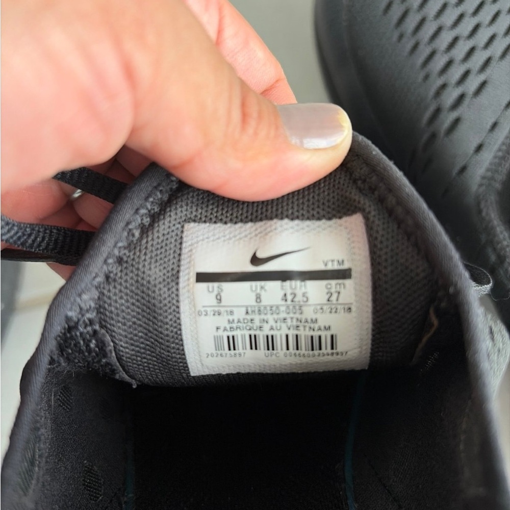 Nike Air Max 270 Men's Black Athletic Shoes size 9 - Picture 4 of 4